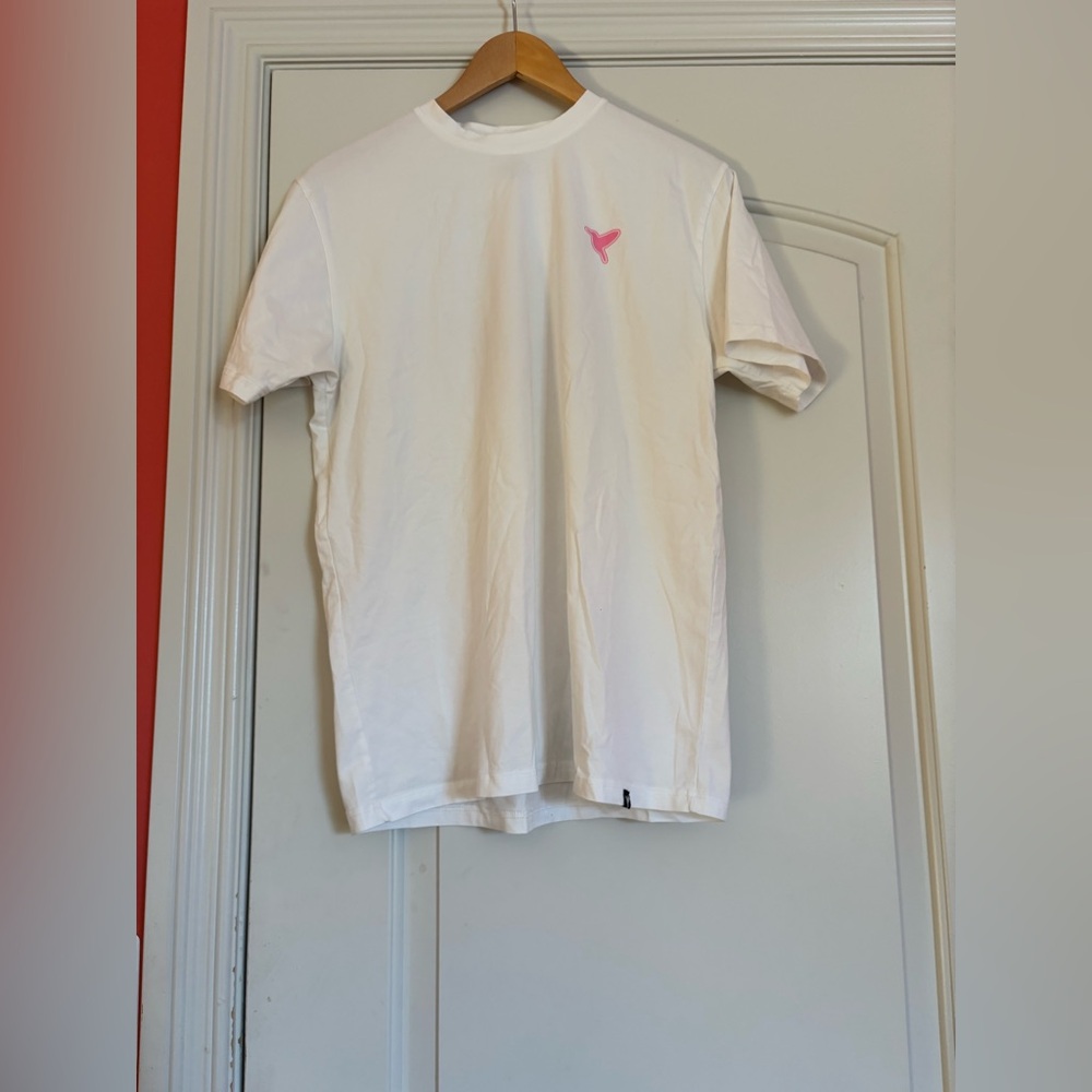 BIRDDOGS Men’s Medium Like New White T-Shirt with Pink Logo